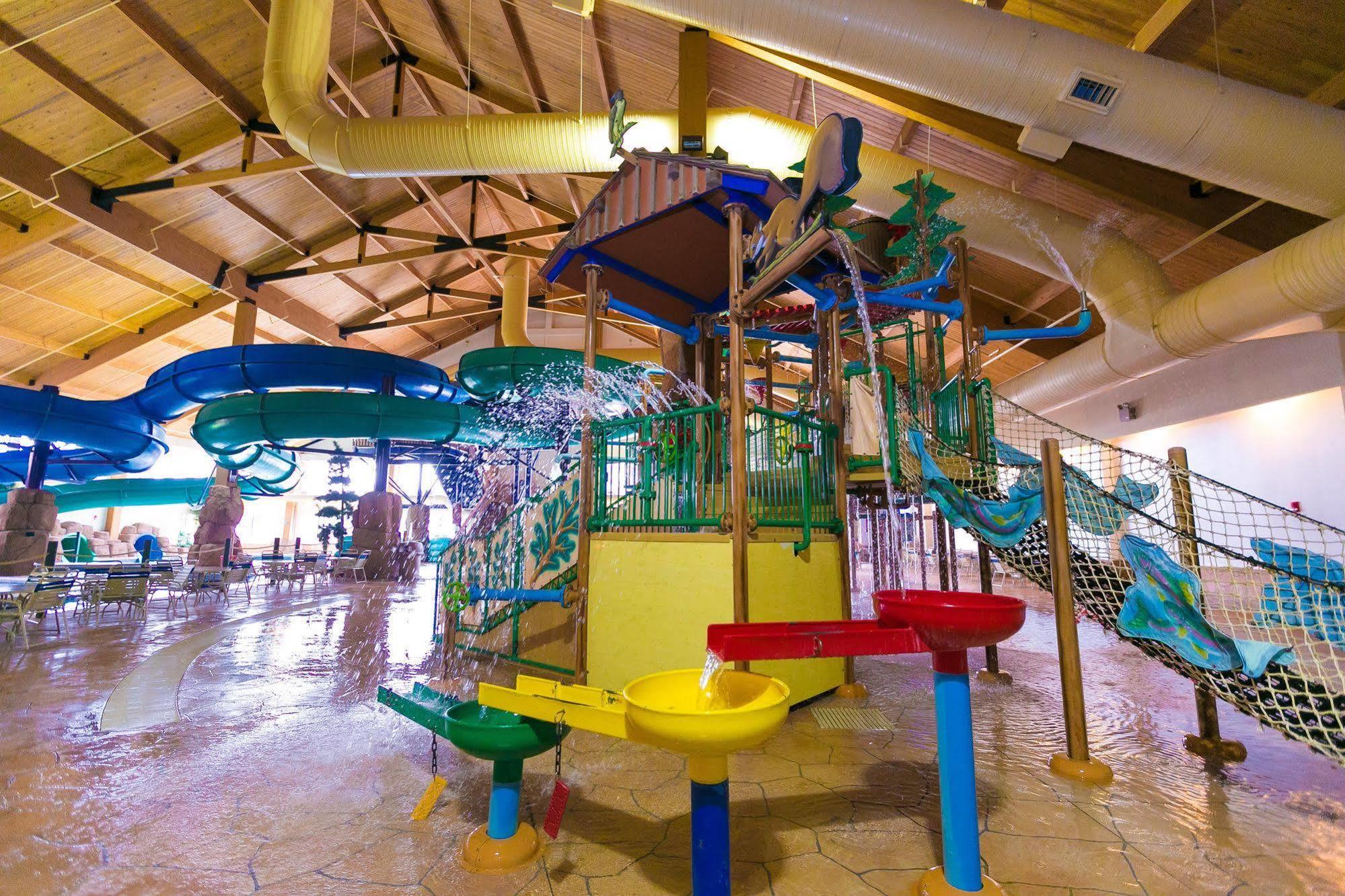 Tundra Lodge Resort - Waterpark & Conference Center خليج مورو المظهر الخارجي الصورة